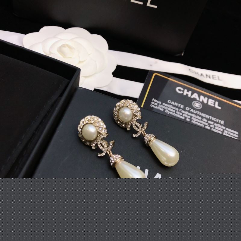 Ch*el brooches